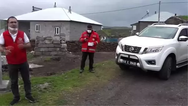 Böbrek hastası kızın ilacını Vefa ekipleri ulaştırdı