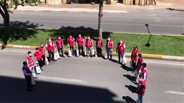 Türk Kızılay Diyarbakır Şubesi 45 bin maske ve bayram şekeri dağıttı