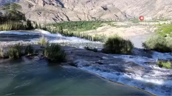 Tortum Şelalesi, baharın gelmesiyle coşkusunu yakaladı