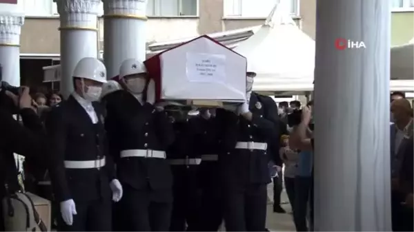 Şehit polis Erman Özcan son yolculuğuna uğurlanıyor