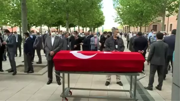 Eski Refah Partisi Genel Başkanı Ahmet Tekdal, son yolculuğuna uğurlandı (1)