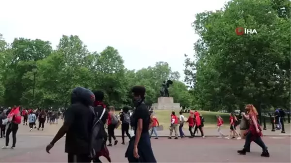 Londra'da binlerce kişi Hyde Park'ta toplanarak ırkçılık karşıtı protesto düzenledi