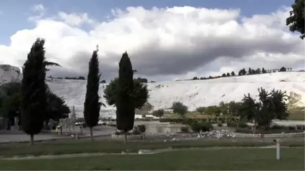 Pamukkale'de yamaç paraşütü uçuşlarına ilgi