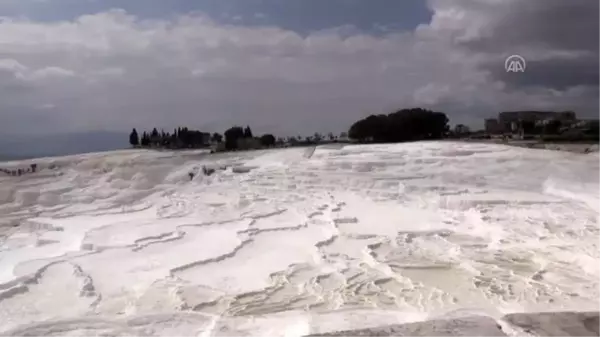 Pamukkale'yi 8 günde 2 bin kişi ziyaret etti