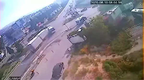 Beypazarı'nda tır ile midibüs çarpıştı: 2 ölü, 3 yaralı