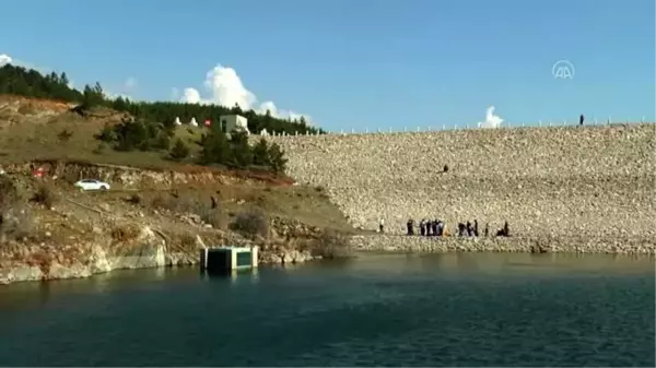 Serinlemek için gölete girdikten sonra kaybolan 2 kişinin cesetlerine ulaşıldı