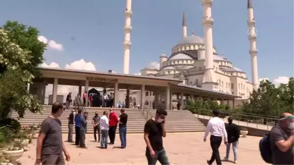 Başkentte cuma namazı salgın sonrası üçüncü kez kılındı