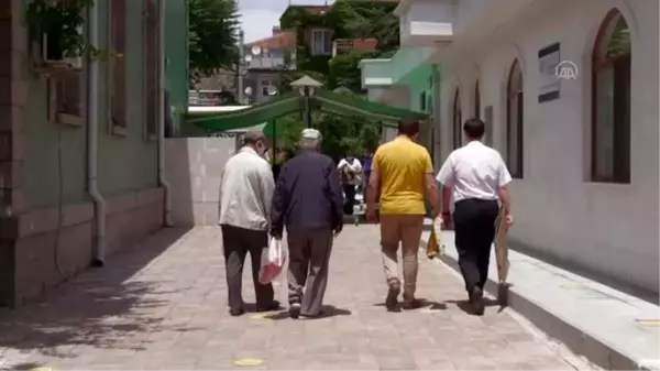 Cuma namazı salgın sonrası üçüncü kez kılındı