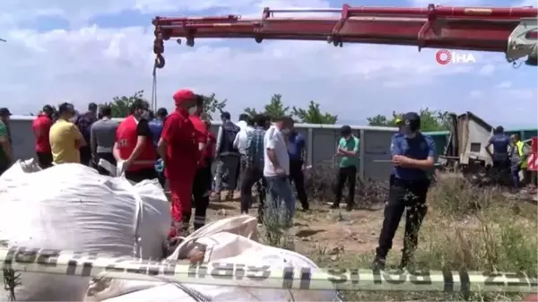 Tren kazası sonrası enkaz altında kalan makinistin cansız bedenine ulaşıldı