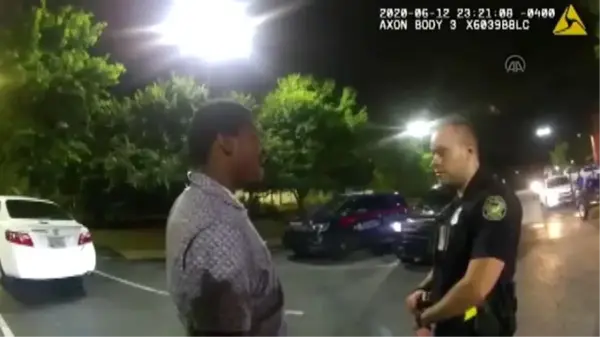 Atlanta'da polis tarafından öldürülen siyahi Brooks'un son anları, polis kameralarına yansıdı