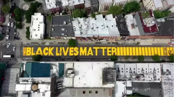 Brooklyn'de bir sokağa 'Black Lives Matter' yazıldı - NEW