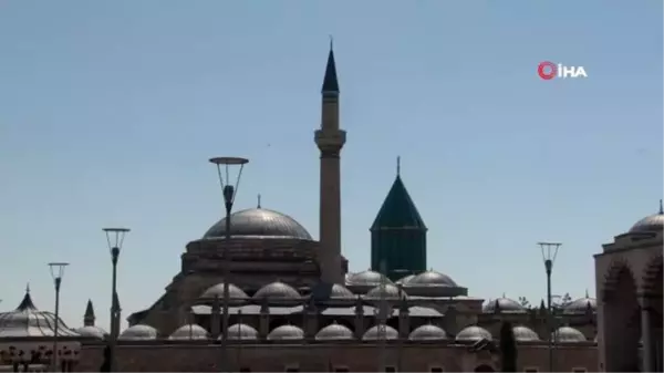 Mevlana Müzesi'ndeki yeşil kubbenin çinileri 60 yıl sonra yenileniyor