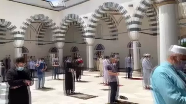 Amerika Diyanet Merkezinde Kovid-19 salgını sonrası ilk cuma namazı