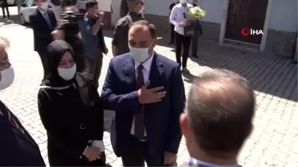 Vali Çetin Oktay Kaldırım ilk ziyaretini Şehit Kaymakamın ailesine gerçekleştirdi