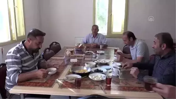 10 metre kar bulunan yayla yolları açılıyor