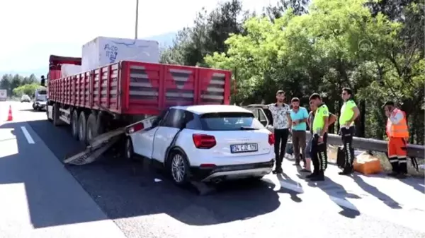 Son dakika haberi: Tır ile çarpışan otomobildeki baba ve kızı yaralandı - ADANA