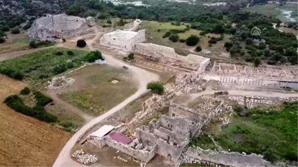 Patara ziyaretçilerini tarihi yolculuğa çıkarıyor