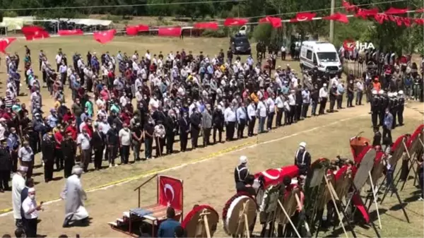 Manisa'nın şehidini binler uğurladı