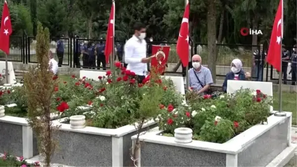 Bursa'da şehitlikte anma töreni düzenlendi