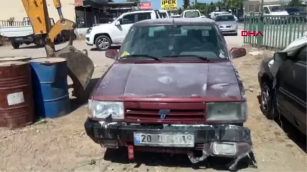 ANTALYA Seyir halindeki otomobil yandı