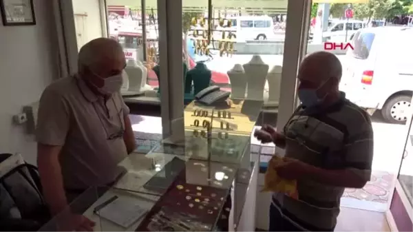 ISPARTA Lavanta bahçesinde buluduğu altınları bozdurp TSK Vakfı'na bağışladı