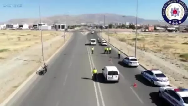 Jandarma ve polis trafik uygulaması yaptı