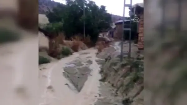 Dolu ve sağanak tarım arazilerine zarar verdi