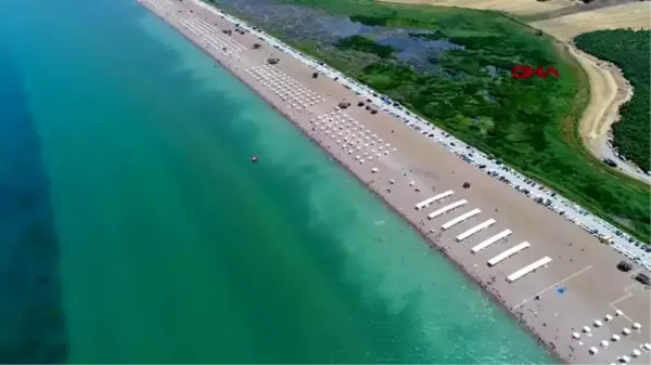 Konya Ovası'nın denizi olan Beyşehir Gölü'ndeki plaja bayram ilgisi