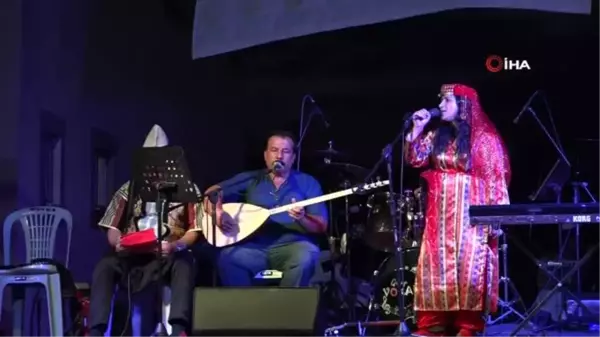 Aşık Mahzuni Şerif'in kızından lavanta şenliğinde mini konser