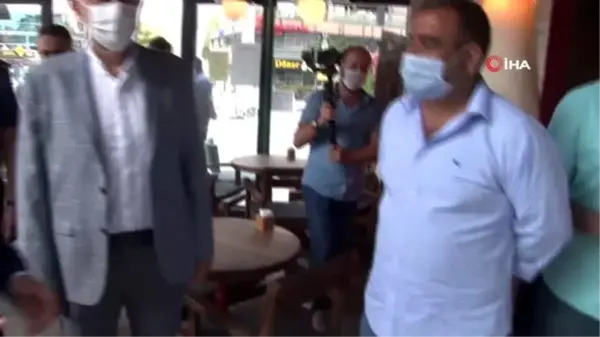 Çekmeköy'de maske ve sosyal mesafeyi ilçe protokolü denetledi