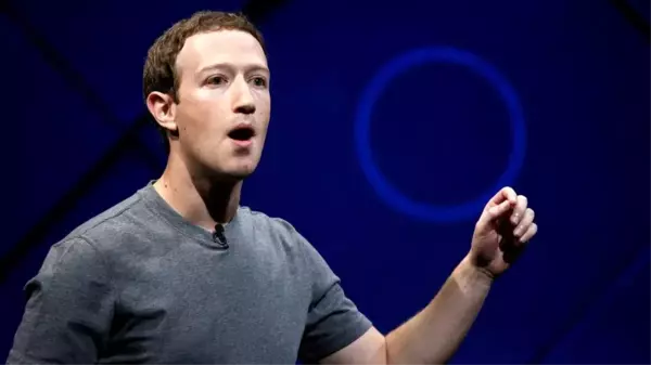 Facebook'un kurucusu Zuckerberg'in serveti 100 milyar doları aştı