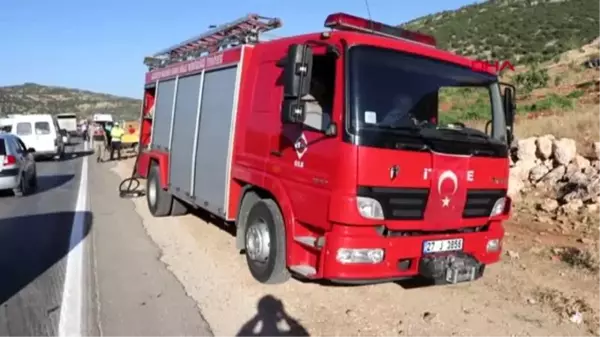 GAZİANTEP Otomobiller kafa kafaya çarpıştı: 4'ü çocuk 11 yaralı