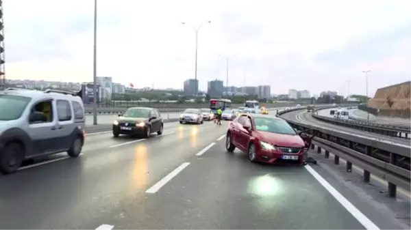 Küçükçekmece'deki trafik kazasında iki kişi yaralandı