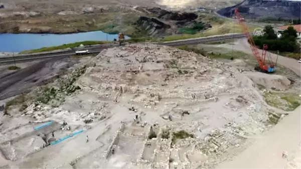 Seyitömer Höyüğü'nde kazılar bölge tarihine ışık tutuyor