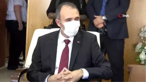 FÜ'nün yeni rektörü Prof. Dr. Göktaş, göreve başladı