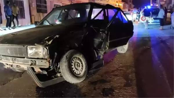 Hatay'da iki otomobil birbirine girdi: 1 yaralı