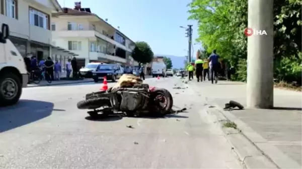 Düzce'de otomobille elektrikli bisikletin çarpışması sonucu biri çocuk iki kişi hayatını kaybetti