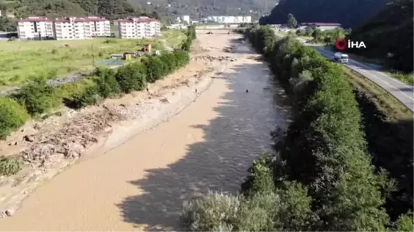 Son Dakika: Giresun'da selde kaybolan 8 kişiyi arama çalışmaları sürüyor