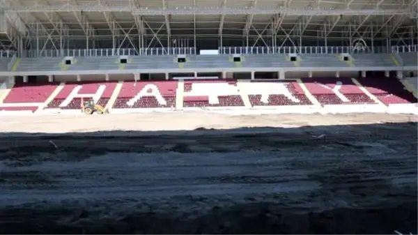 Vali Doğan ve milletvekilleri Hatay Stadı'nı inceledi