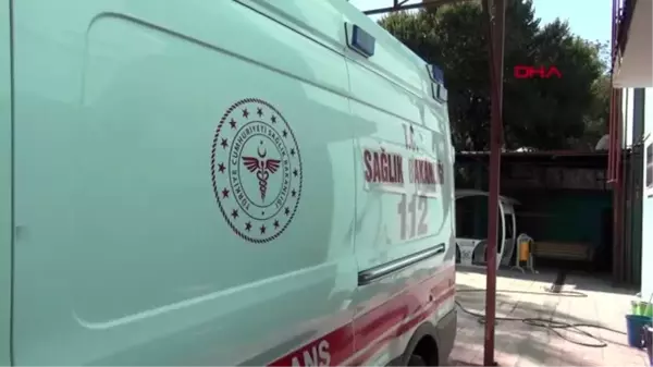 Son dakika haber... Ambulans şoförü, hastayı 1 kilometre sırtında taşıdı