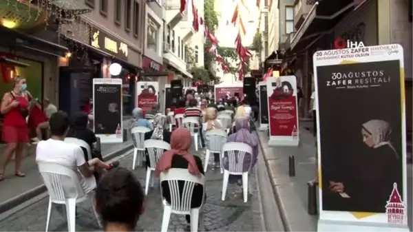 30 Ağustos Zafer Bayramı'nda Beyoğlu sokaklarında piyano sesi yükseldi