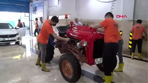 DEDESİNİN YILLAR ÖNCE KULLANDIĞI 1964 MODEL TRAKTÖRLE İSTANBUL'U TURLUYOR