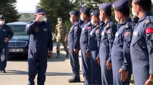 Son dakika haberleri! Bakan Akar, yeni uçuş eğitim yılını Ege'nin kuzeyine yaptığı özel uçuşla açtı