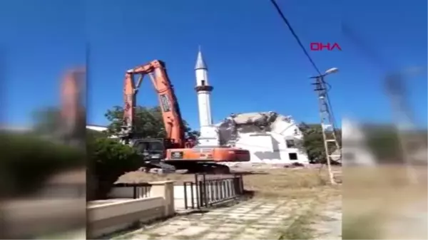 SİLİVRİ DEPREMİ'NDE HASAR GÖREN CAMİ YIKTIRILDI