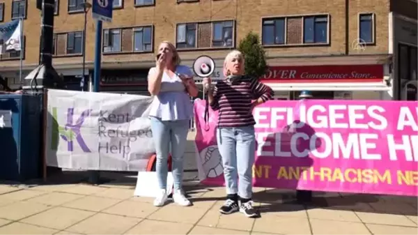 Aşırı sağcılardan göçmen karşıtı protesto gösterisi