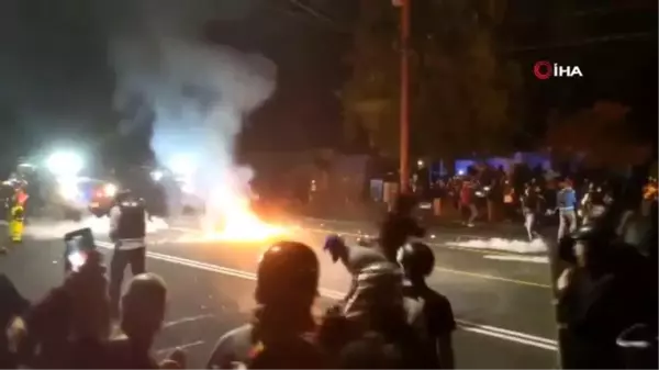 Portland'da ırkçılık karşıtı protestolar 100. günündeProtestolar sırasında polise molotoflu...