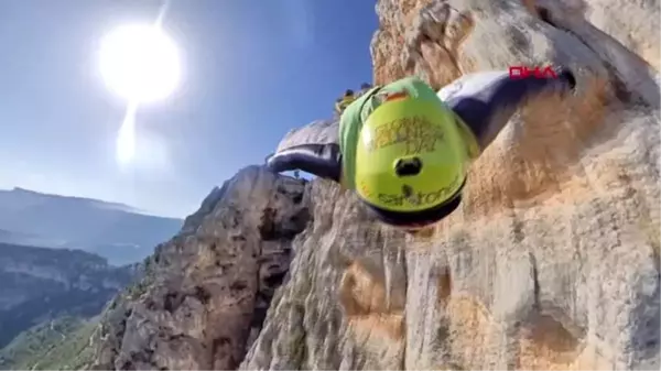 KARAMAN Ermenek'te wingsuit ve yamaç paraşütü heyecanı