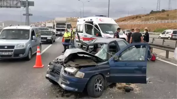 Son dakika haber | Anadolu Otoyolu'nda otomobil kamyona çarptı: 1 ölü, 4 yaralı