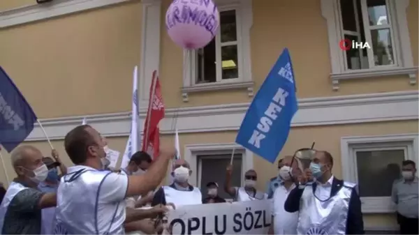 Bakırköy Belediyesi çalışanları, Başkan Bülent Kerimoğlu'nu protesto etti