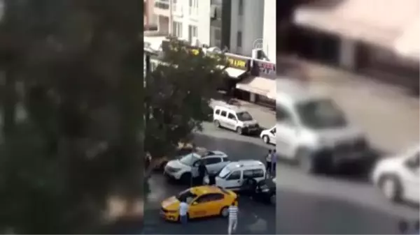 Esenyurt'ta taksi durağındaki silahlı kavga - Çatışma anı (2)